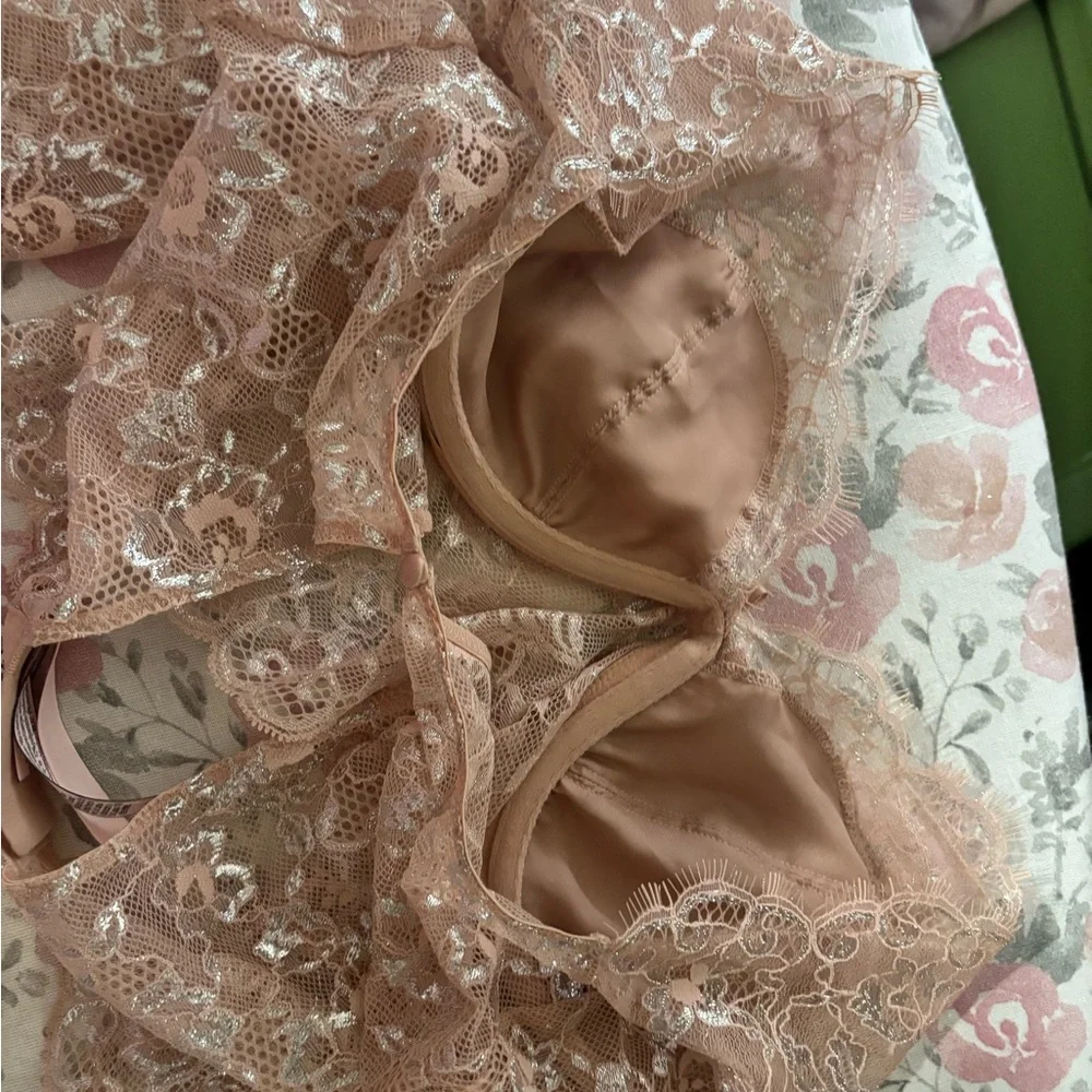VTG Angel Victoria's Secret Lace Crop Top - Beige Size Small - Picture 5 of 7